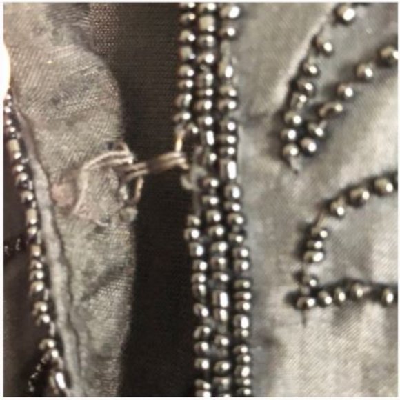 🌷Gorgeous embroidered silk vest - Picture 6 of 9